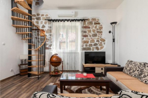 Sandra's Old Town Apartment